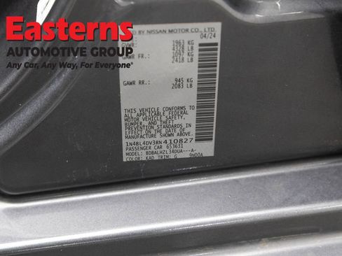 Used 2024 Nissan Altima 2.5 SV FWD image 35