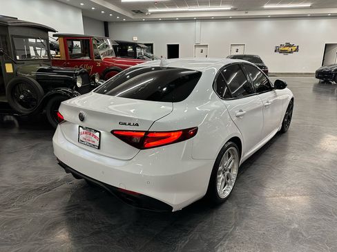 Used 2020 Alfa Romeo Giulia Sport RWD w/ Quick Order Package 22K Sport image 5