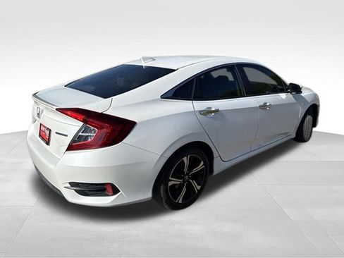 Used 2017 Honda Civic Touring image 7