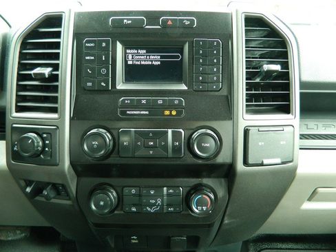 Used 2022 Ford F250 XL w/ Power Equipment Group AWD/4WD image 14
