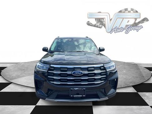Used 2026 Ford Explorer Active AWD/4WD image 2