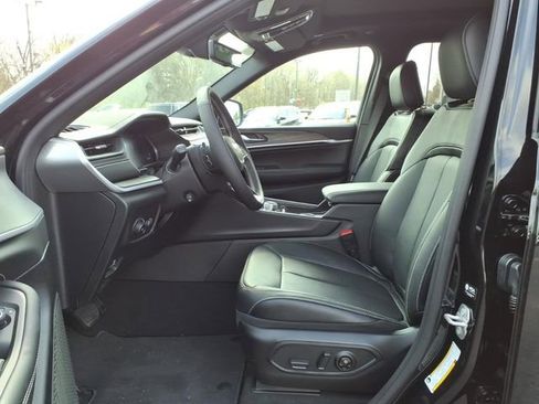 New 2026 Jeep Grand Cherokee Limited AWD/4WD image 13