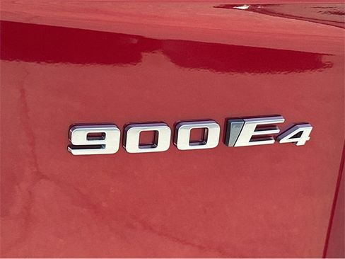 New 2026 Cadillac Vistiq Sport w/ LPO, Floor Liner Package image 9