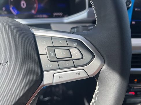 New 2025 Volkswagen Taos SE image 27