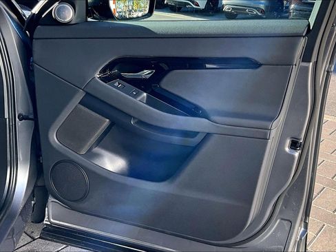 Used 2025 Land Rover Range Rover Evoque Dynamic SE image 24