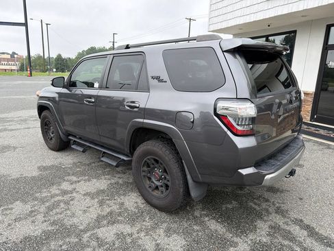 Used 2021 Toyota 4Runner TRD Off-Road Premium w/ Moonroof Package AWD/4WD image 6
