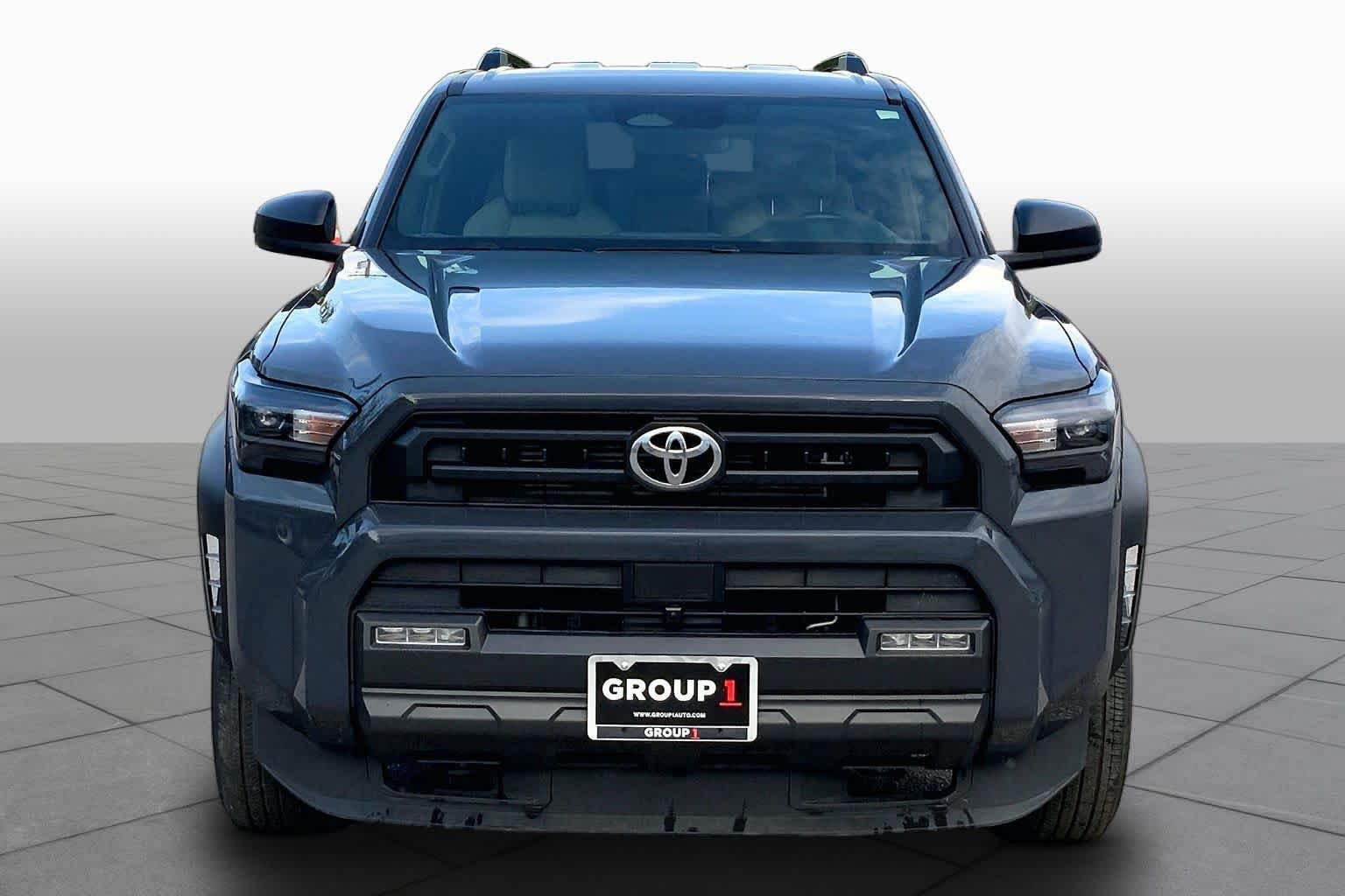 Used 2025 Toyota 4Runner SR5 AWD/4WD image 4
