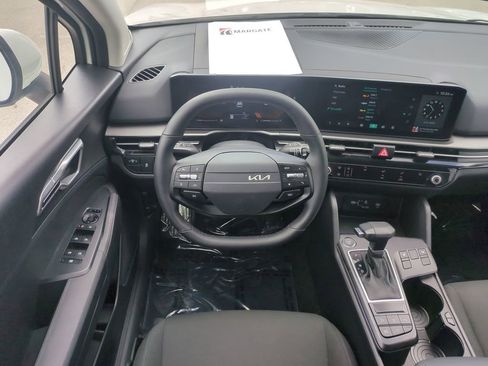 Used 2026 Kia Sportage LX AWD/4WD image 17