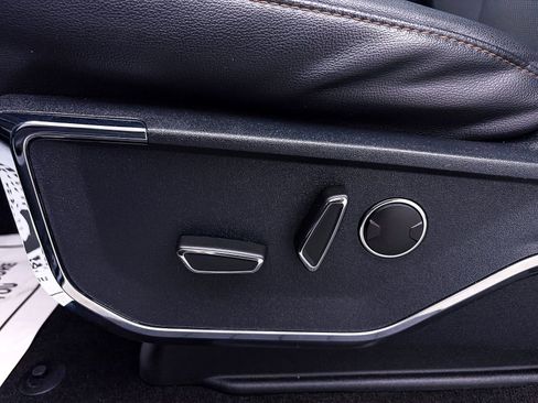 Used 2023 Ford F150 Lightning Lariat w/ Equipment Group 511A High image 21