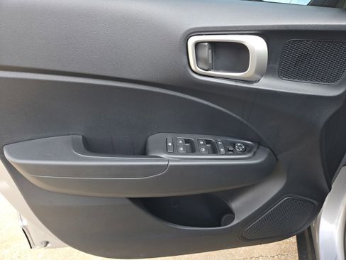 New 2026 Hyundai Venue SE image 17