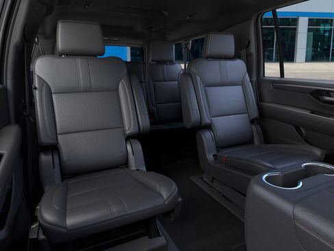 New 2025 Chevrolet Suburban RST w/ Advanced Technology Package image 17