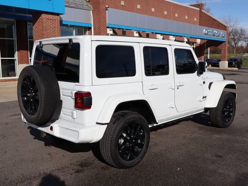 Used 2020 Jeep Wrangler Unlimited Sahara image 38