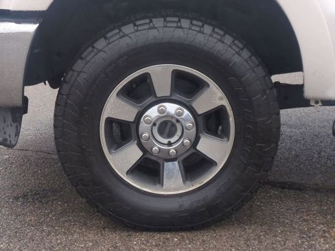 Used 2011 Ford F350 Lariat w/ Lariat Interior Pkg image 14