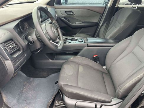 Used 2023 Nissan Rogue S image 5