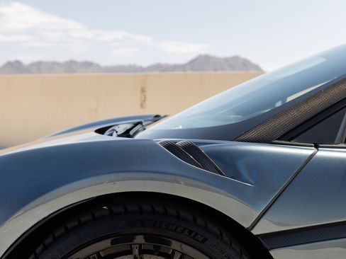Used 2020 McLaren 620R RWD image 18