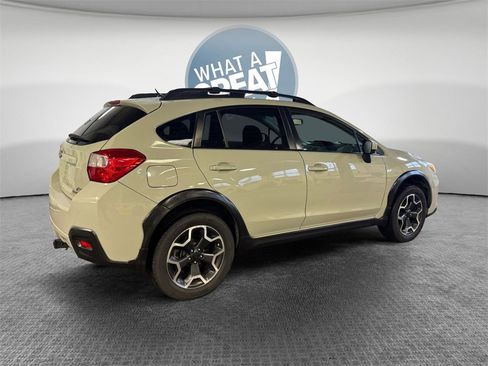Used 2015 Subaru Crosstrek 2.0i Premium w/ Moonroof Package image 3