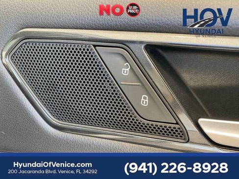 Used 2018 Volkswagen Tiguan SE AWD/4WD image 50
