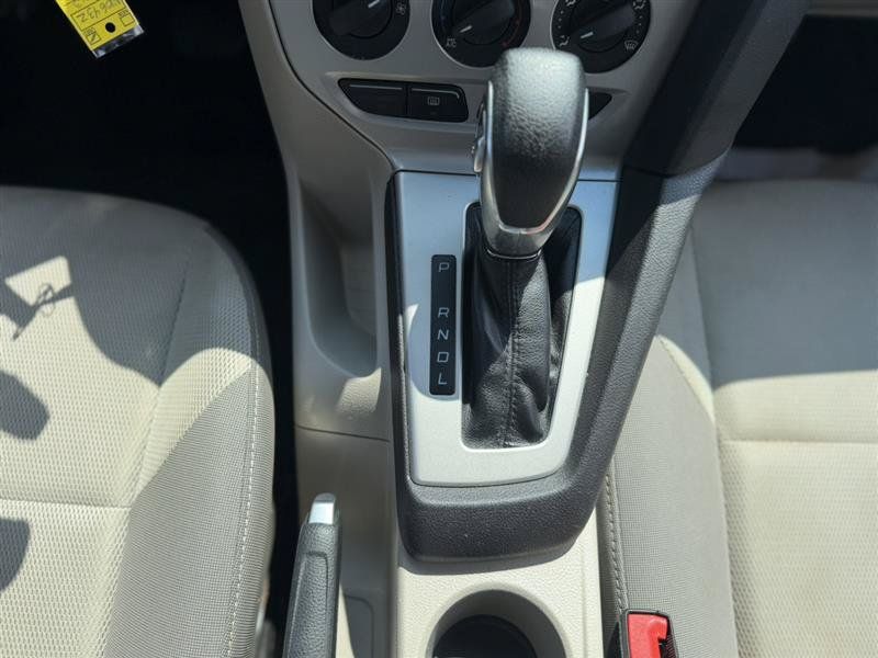 Used 2013 Ford Focus SE w/ Cargo Management Pkg FWD image 29