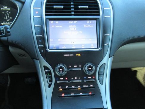 Used 2020 Lincoln Nautilus FWD image 27