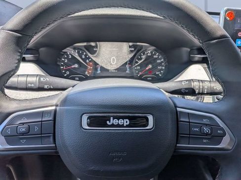 Used 2024 Jeep Compass Latitude AWD/4WD image 30