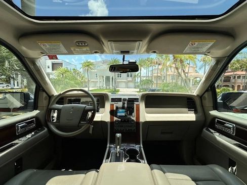Used 2014 Lincoln Navigator 2WD image 12