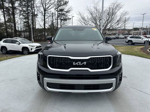 Used 2025 Kia Telluride LX image 3