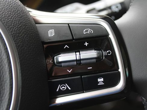 New 2026 Kia Carnival EX FWD image 37