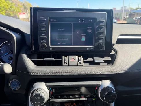 Used 2022 Toyota RAV4 XLE Premium AWD/4WD image 9