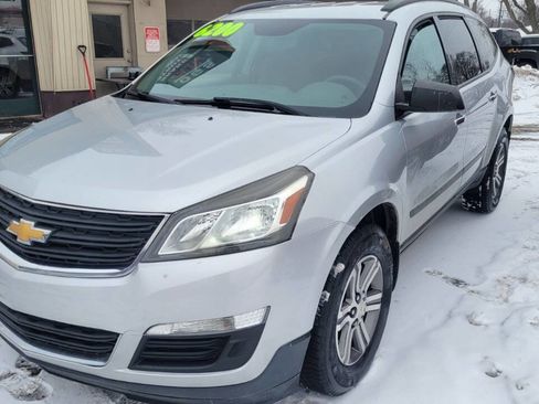 Used 2017 Chevrolet Traverse LS image 3