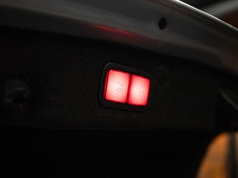 Used 2021 Mercedes-Benz C 300 Sedan w/ Premium Package image 8