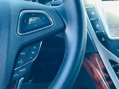 Used 2016 Lincoln MKX Reserve w/ Climate Package FWD image 14