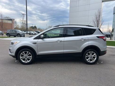 Used 2018 Ford Escape SE w/ SE Sync 3 Package image 8