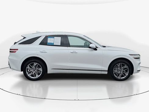 Used 2025 Genesis GV70 2.5T AWD/4WD image 5