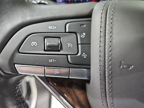 Used 2022 Cadillac Escalade Sport Platinum w/ LPO, ONYX Package image 23