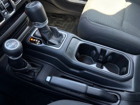 Used 2021 Jeep Gladiator Sport AWD/4WD image 22