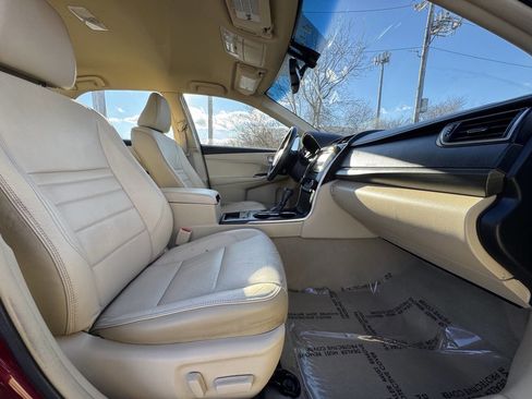 Used 2016 Toyota Camry XLE image 12
