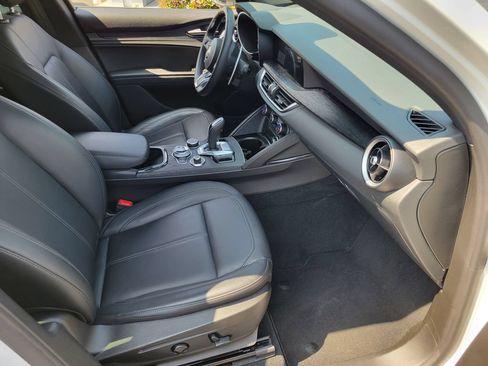 Used 2024 Alfa Romeo Stelvio Sprint RWD image 17
