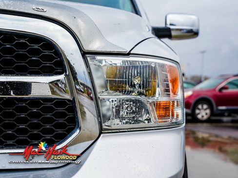 Used 2017 RAM 1500 Classic SLT image 6