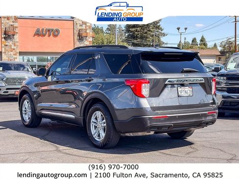 Used 2020 Ford Explorer XLT RWD image 2