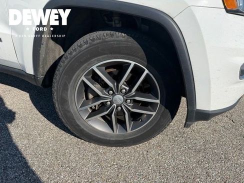 Used 2017 Jeep Grand Cherokee Limited AWD/4WD image 16