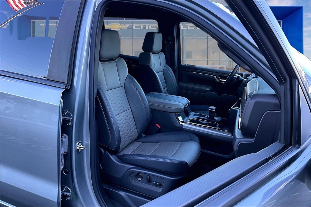 Used 2024 Chevrolet Silverado 1500 ZR2 w/ Technology Package AWD/4WD image 18