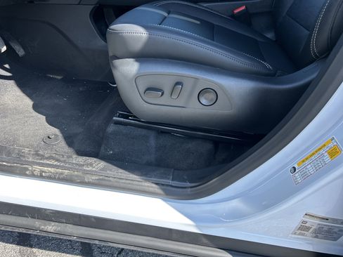 Used 2026 GMC Acadia Elevation w/ Elevation Premium Package image 14