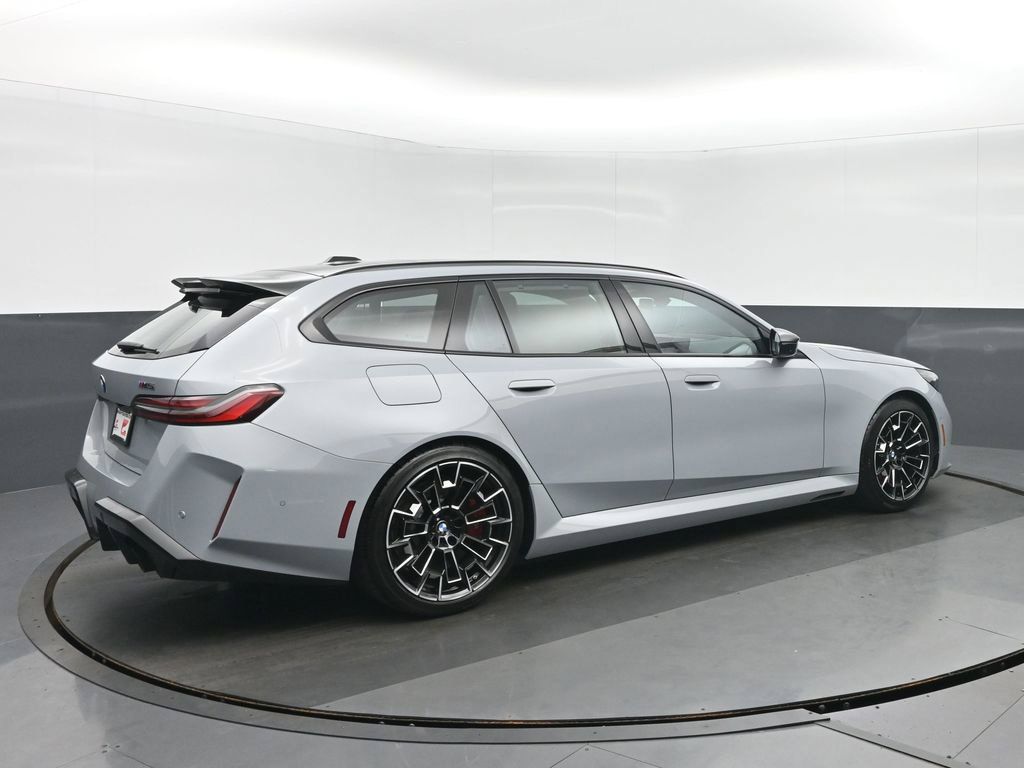 Used 2025 BMW M5 Touring w/ M Driver's Package AWD/4WD image 3