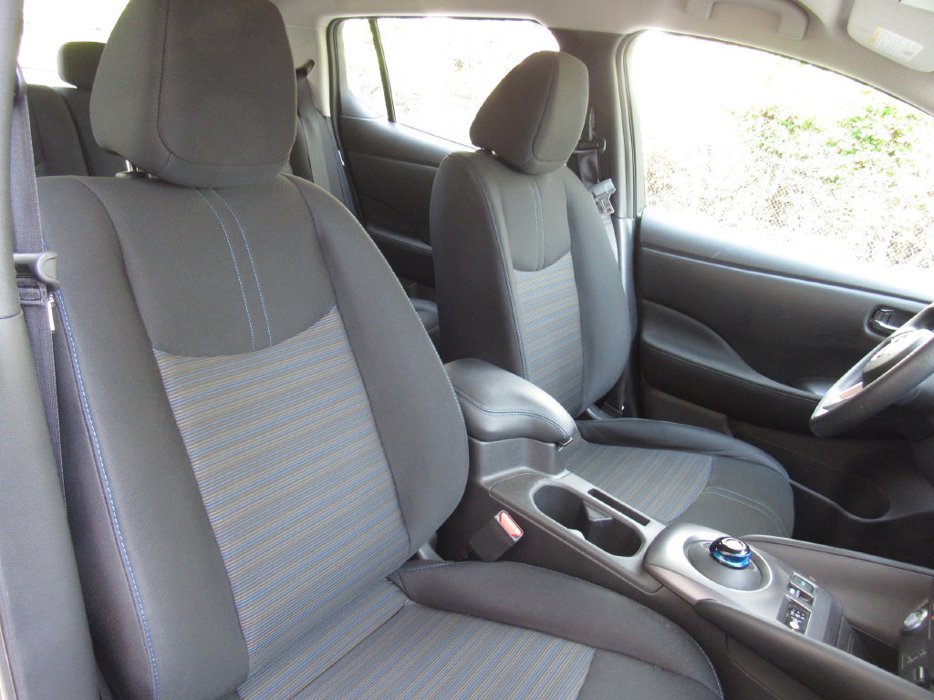 Used 2025 Nissan Leaf S FWD image 18