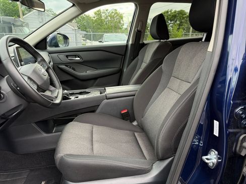Used 2025 Nissan Rogue SV FWD image 29