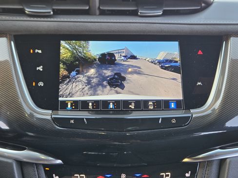 Used 2024 Cadillac XT6 Sport w/ Platinum Package image 25