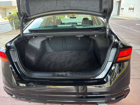 Used 2025 Nissan Altima 2.5 SV FWD image 30