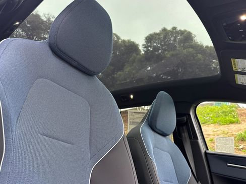 New 2026 Volvo EX30 Cross Country Ultra image 14