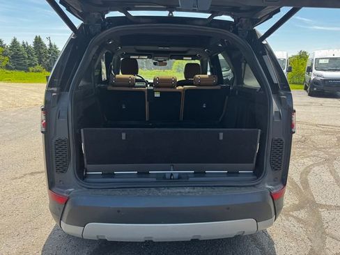Used 2017 Land Rover Discovery HSE AWD/4WD image 17