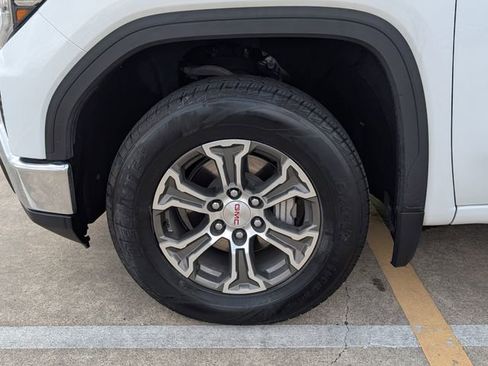Used 2025 GMC Sierra 1500 SLT image 9